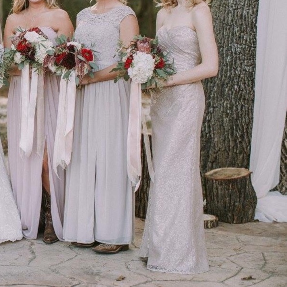 Blush champagne lace strapless gown 🥂